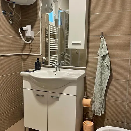 بيت للعطل Buric *